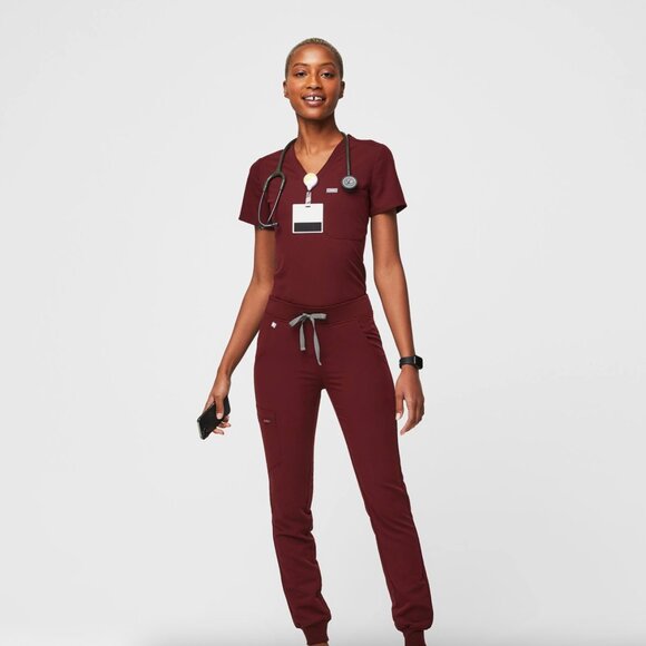FIGS Zamora Jogger Scrub Pants in Burgundy size Medium Regular - Picture 2 of 11